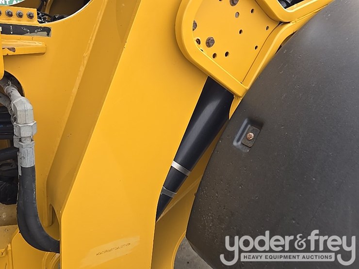 2014-caterpillar-938k-image-93