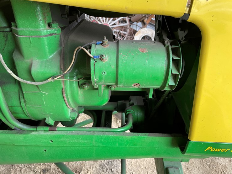 john-deere-830-image-29