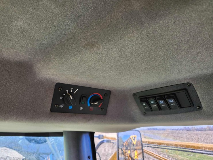 hagie-sts12-image-25