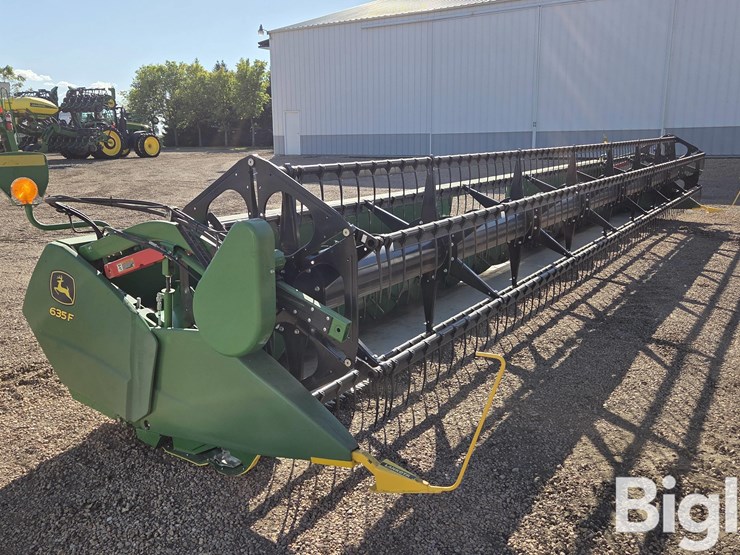 2022-john-deere-635f-image-3