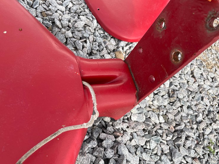 #3115-•-pair-of-farmall-h-and-m-clamshell-fenders-image-4