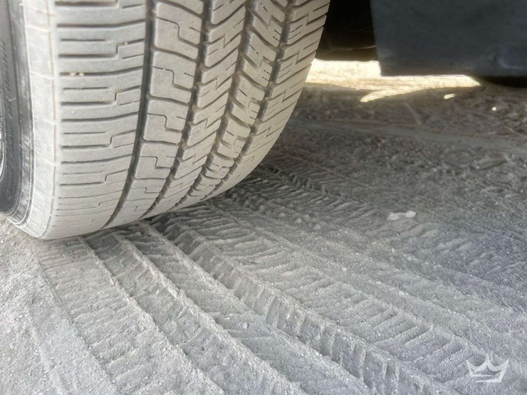 2015-ford-explorer-image-32