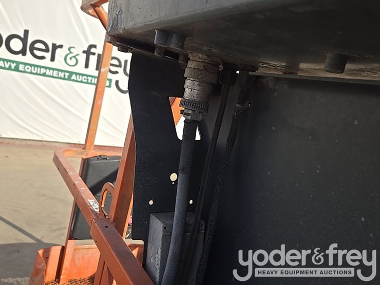 2014-jlg-600aj-image-54