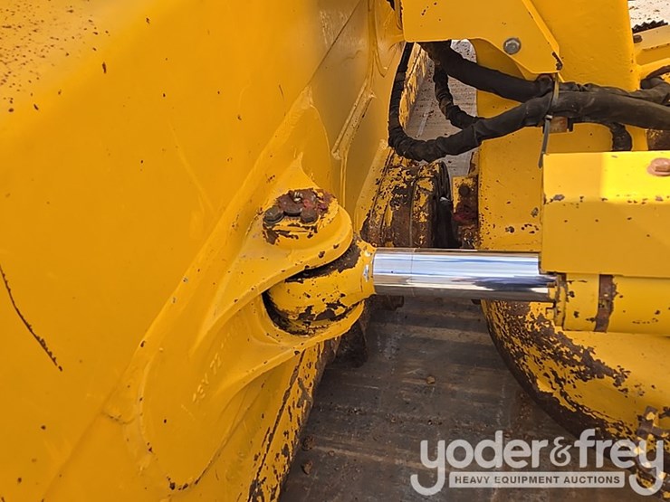 2023-komatsu-d61pxi-24-image-27