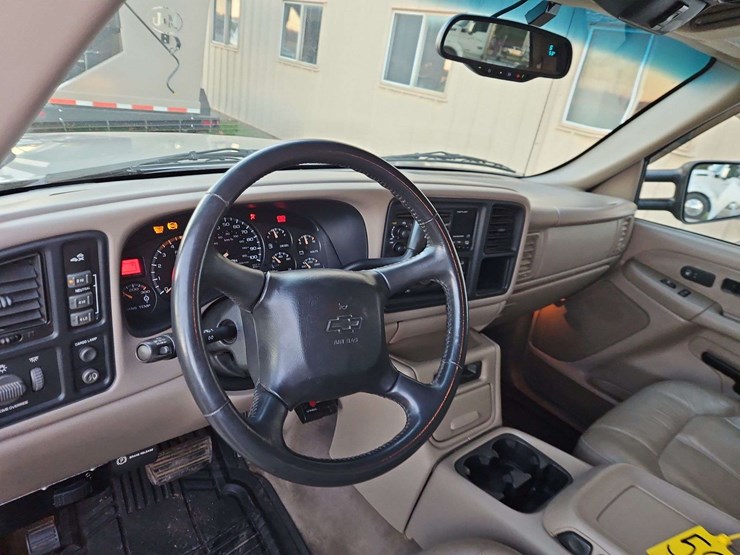 2002-chevrolet-2500-image-13