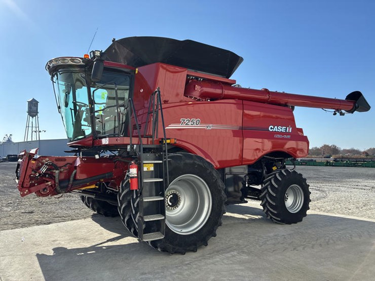 2020-case-ih-7250-image-11