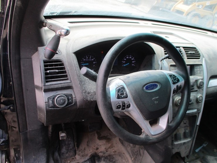 2014-ford-explorer-image-9