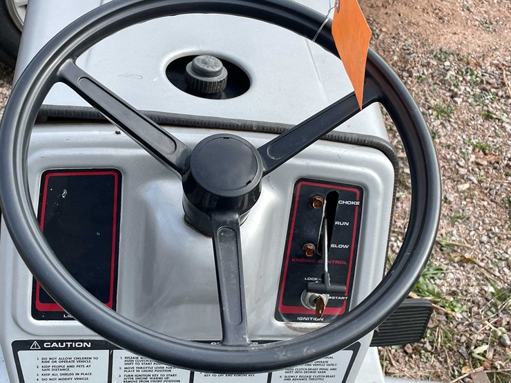 #3131-•-sears-lt-1036-lawn-tractor-image-8