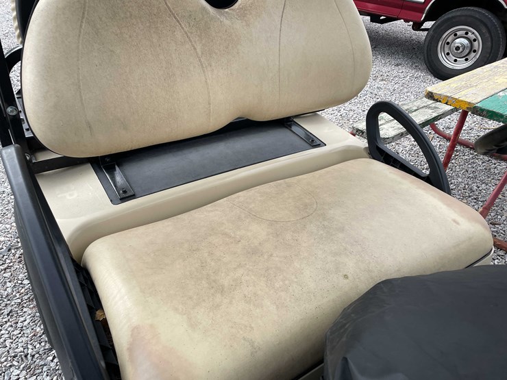 #3020-•-club-car-electric-golf-cart-image-10