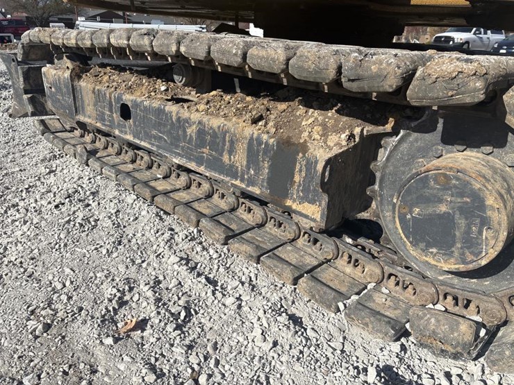 2013-deere-85d-image-65