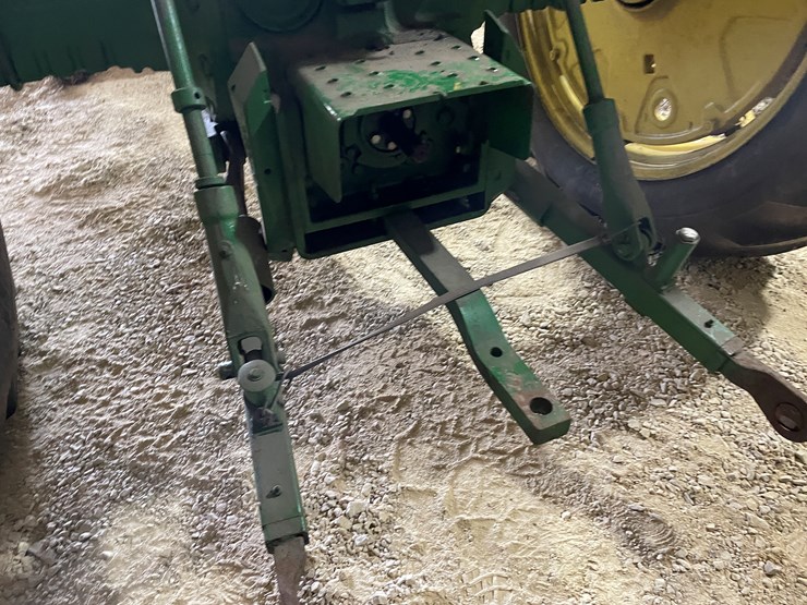 john-deere-3010-image-13