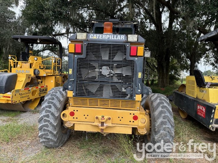 2012-caterpillar-120m-image-3