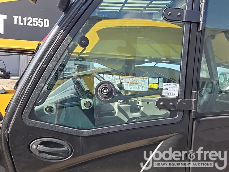 2019-caterpillar-tl1255d-image-104