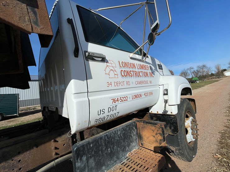 #3006-•-1999-chevy-c6500-single-axle-dump-flatbed-truck-(title-in-delay)-image-25