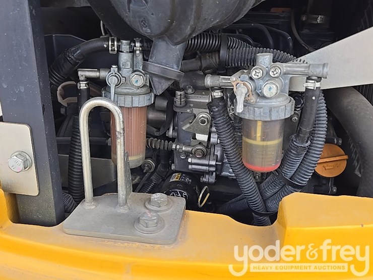 2019-deere-26g-image-45