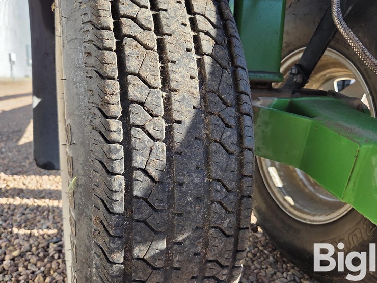 unverferth-roadrunner-image-17