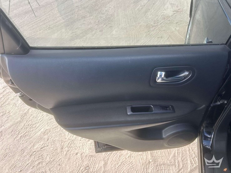 2012-nissan-rogue-image-21