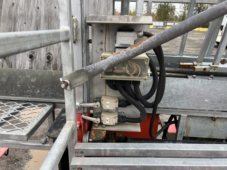 15'-scaffolding-trailer-image-17