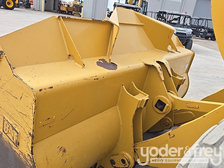 2014-caterpillar-938k-image-14