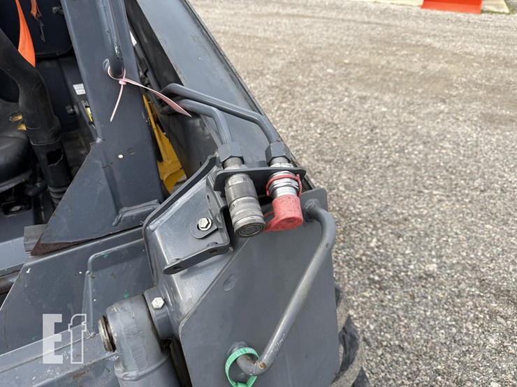 2016-deere-314g-image-11