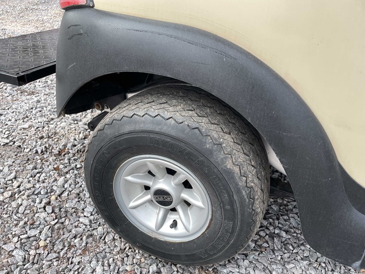 #3020-•-club-car-electric-golf-cart-image-18