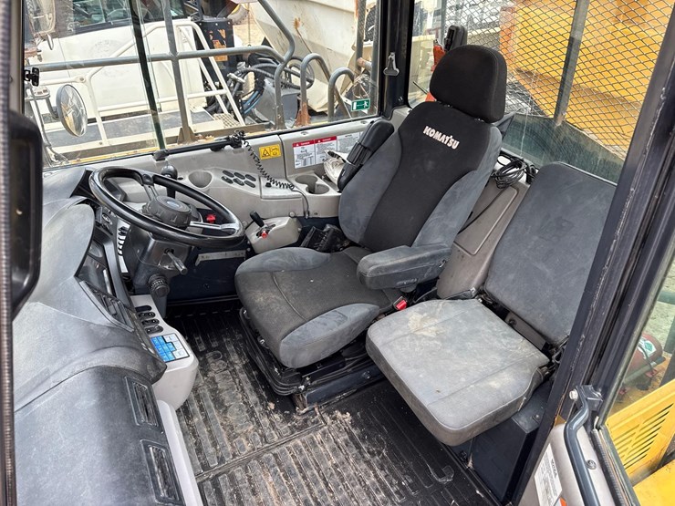 komatsu-hm400-3-image-14