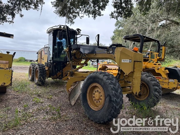 2012-caterpillar-120m-image-2