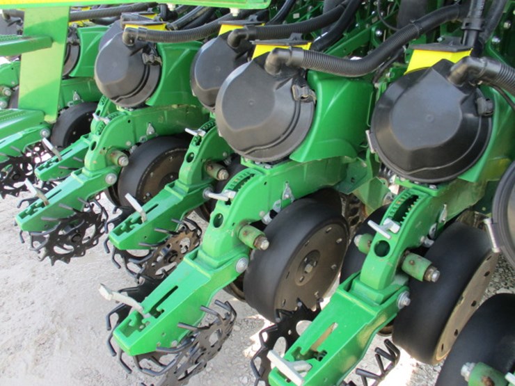 2016-john-deere-db60-image-34