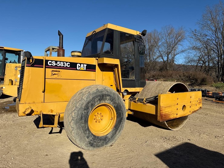 caterpillar-cs-583c-image-2