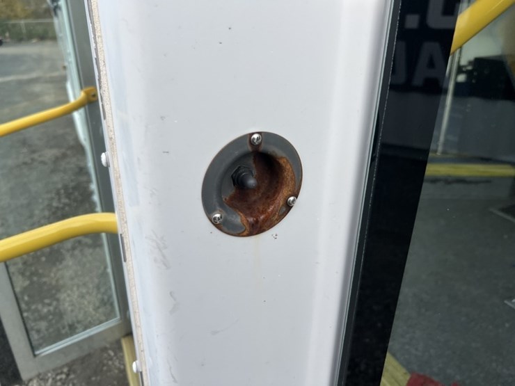 2015-chevrolet-express-paratransit-bus-image-22