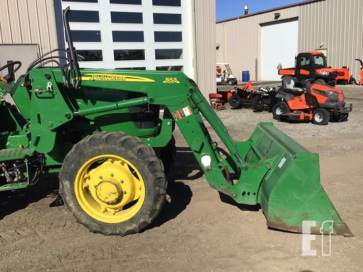 2014-john-deere-5045e-image-12