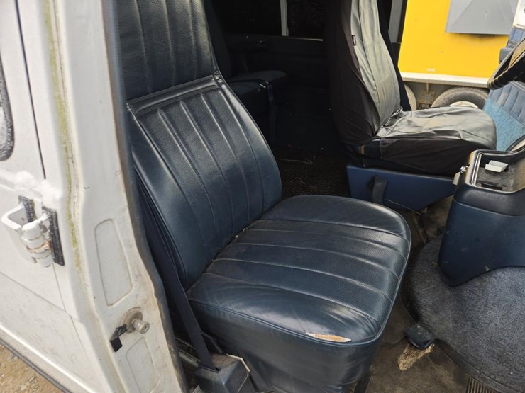 1995-chevrolet-g20-image-31