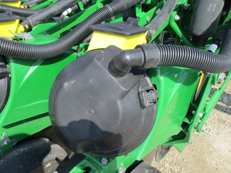 2016-john-deere-db60-image-17