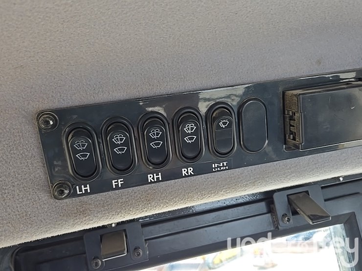 2023-komatsu-d61pxi-24-image-52