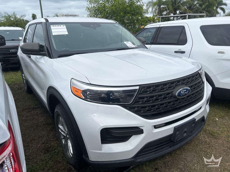 2022-ford-explorer-image-2