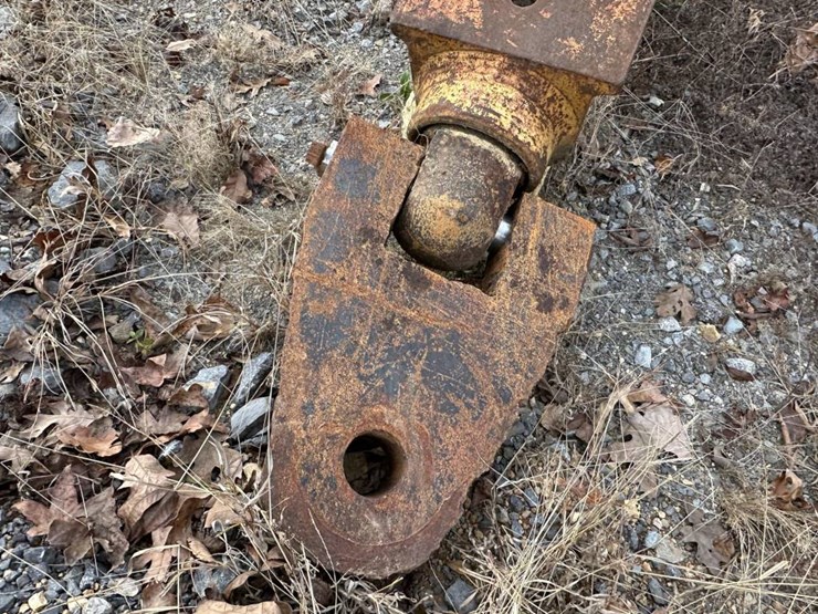 caterpillar-641-image-11