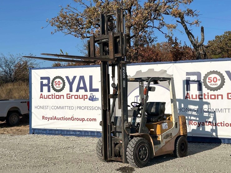 tcm-fd30t6t-5,600lb-forklift-image-1