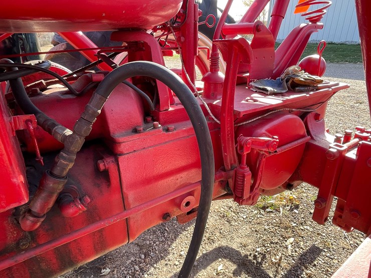 #3012-•-mccormick-farmall-h-narrow-front-tractor-with-loader-image-15