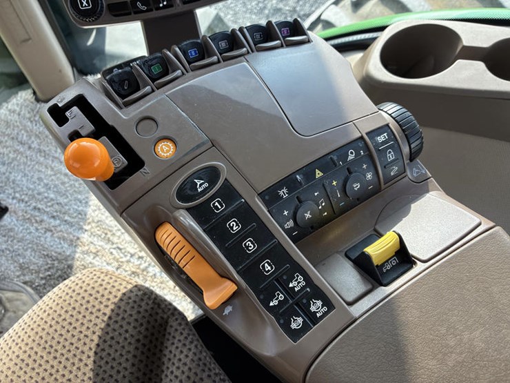 2015-john-deere-8295r-image-68