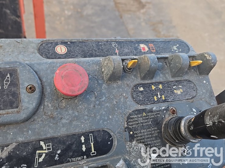 2015-jlg-600aj-image-34