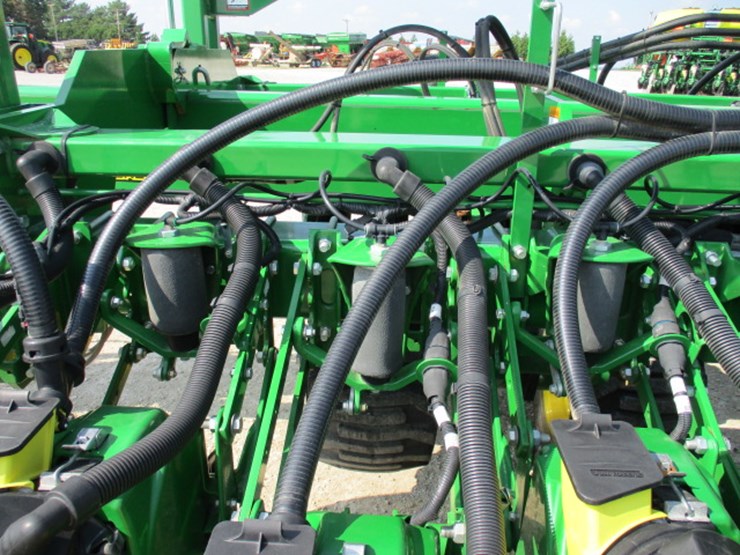2016-john-deere-db60-image-107
