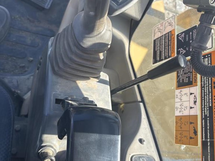 2013-deere-85d-image-51