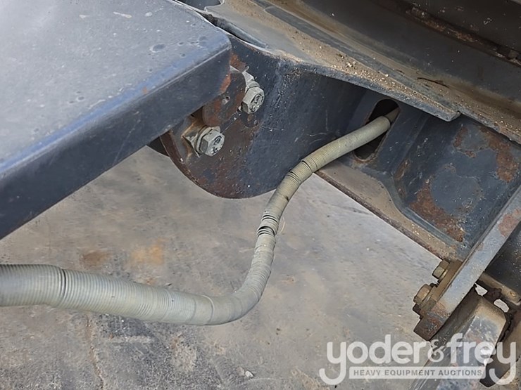 2019-deere-26g-image-35