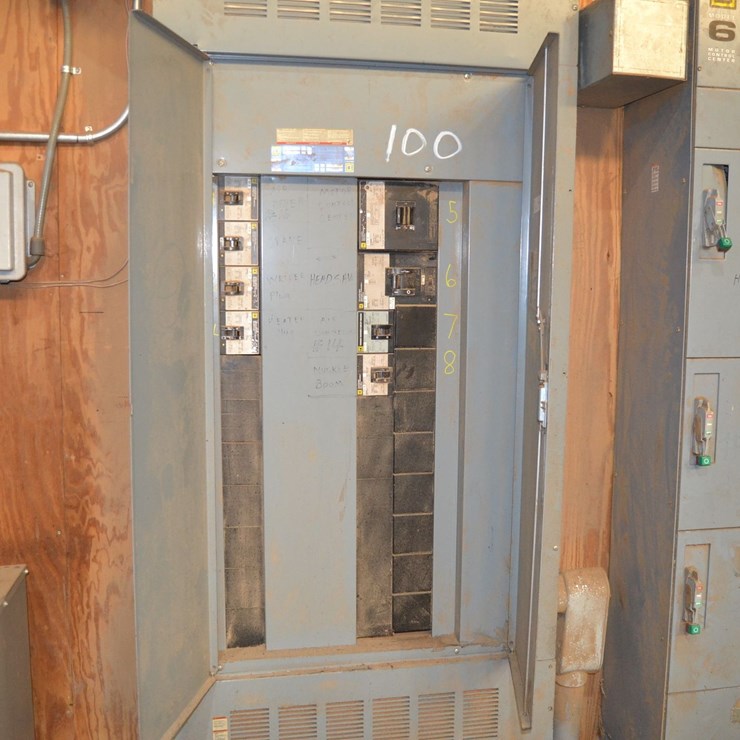 SQUAREE D 1200 AMP PANEL BOARD W/ 1-600 AMP W/ 1-400 AMP W/ 2-200 AMP W/ 1-50 AMP W/ 1-30 AMP W/ 2-20AMP BREAKERS CONTROLS RESAW AREA