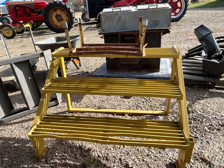 #3107-•-steel-steps-image-2