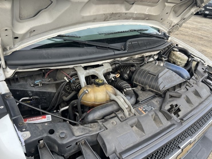 2015-chevrolet-express-paratransit-bus-image-15