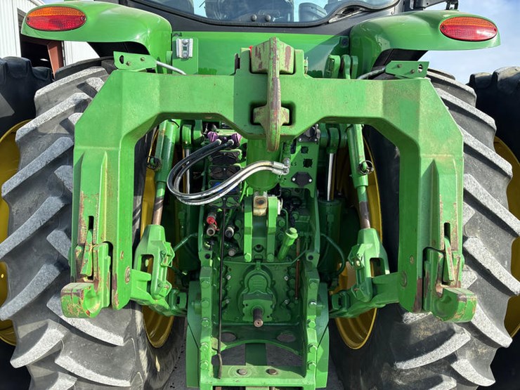 2015-john-deere-8295r-image-30