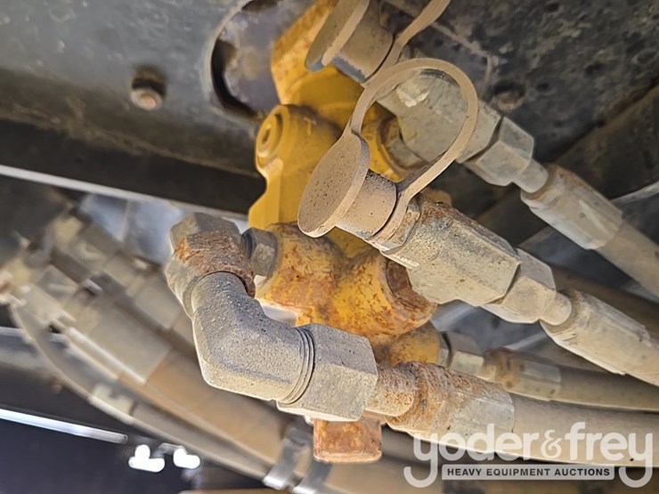 2014-caterpillar-938k-image-70