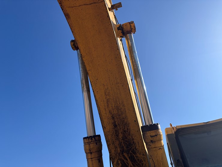 komatsu-pc200-lc-image-8