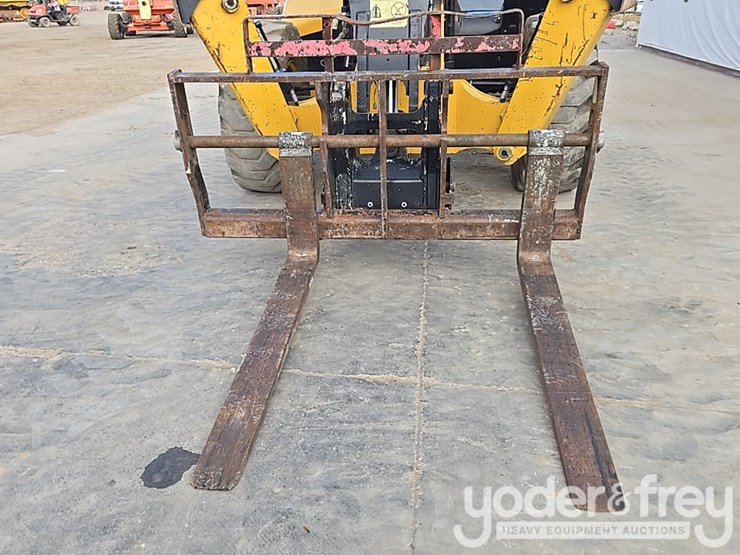 2019-caterpillar-tl1255d-image-11
